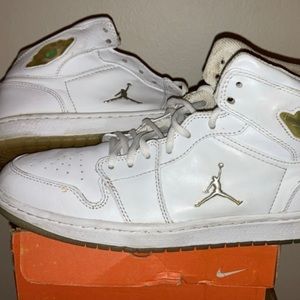 2002 Jordan 1 Retro White Chrome. #1985/2002 Pairs Made In the World.
